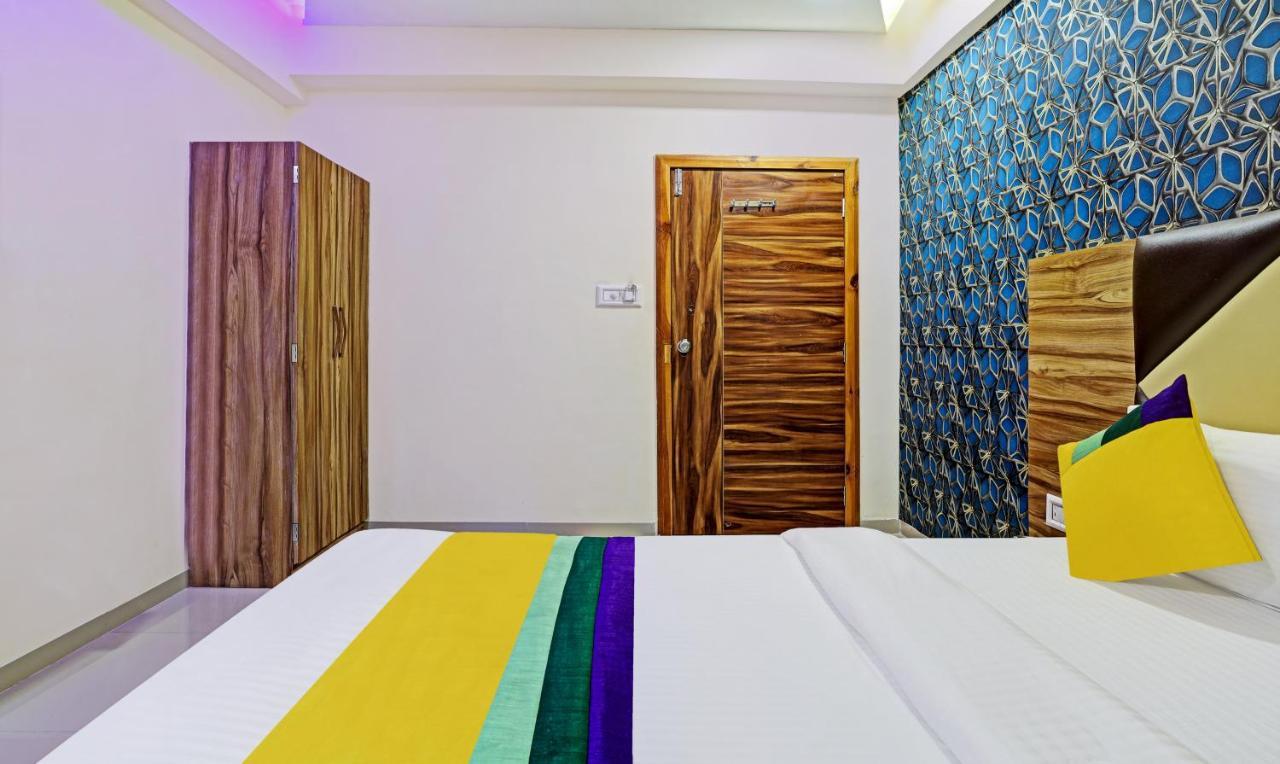 Itsy Hotels Rk Palace Vadodara Exterior photo