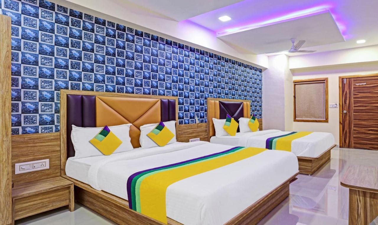 Itsy Hotels Rk Palace Vadodara Exterior photo
