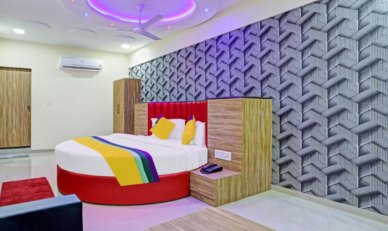 Itsy Hotels Rk Palace Vadodara Exterior photo